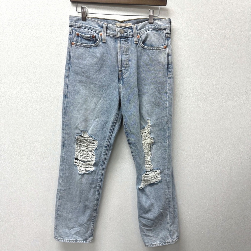 Levi's Distressed Wedgie Straight Ankle Jeans Light Wash Button Fly Size 29x26